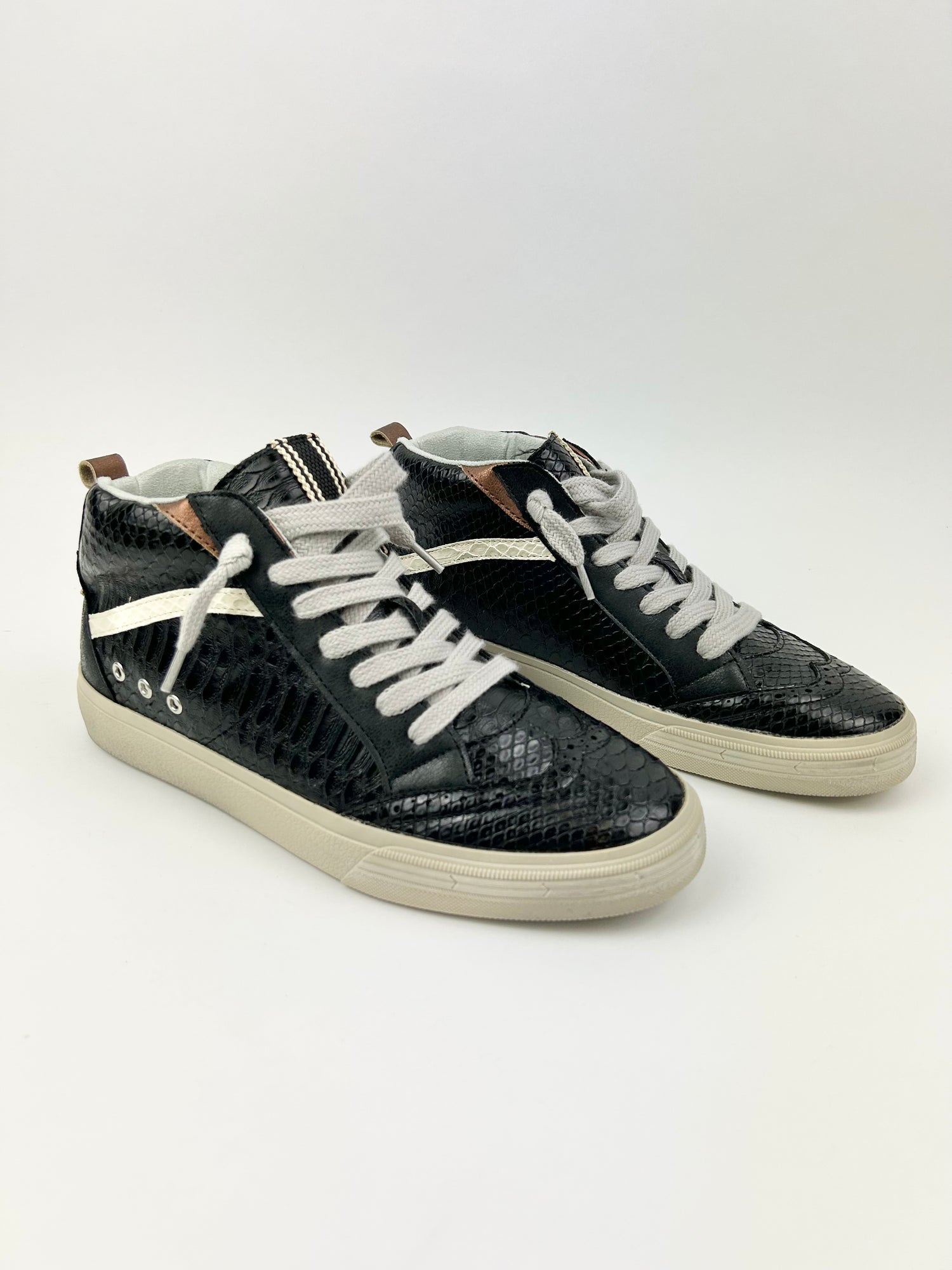 Riley Black Snake Sneaker Shoes in 6 at Wrapsody